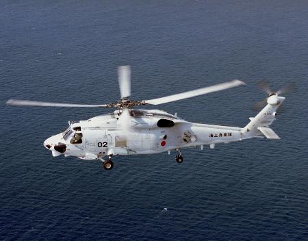 海上自衛隊のＳＨ６０Ｋ哨戒ヘリコプター（同隊提供）