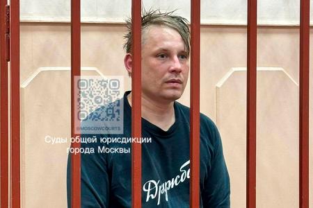 ２７日、モスクワの裁判所に出廷した記者のコンスタンチン・ガボフ氏（モスクワ・バスマン地区裁判所提供、ＡＰ＝共同）