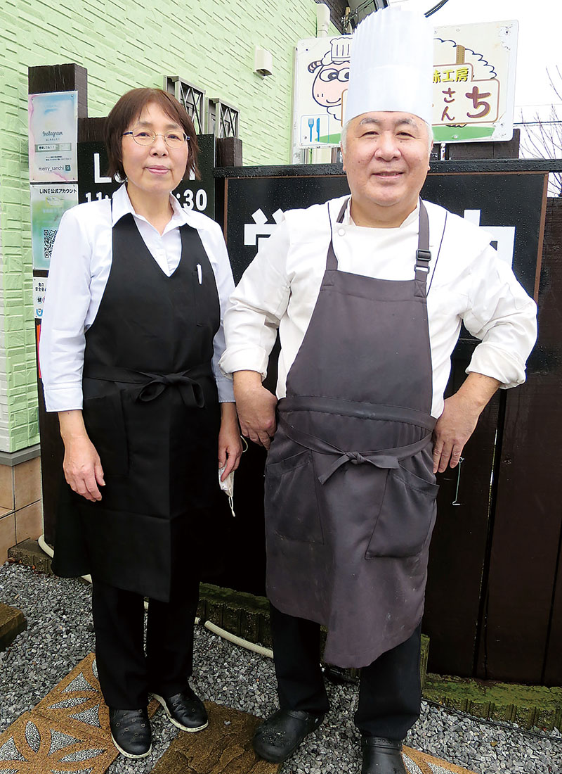 ランチ：気さくな人柄の林一則シェフ（右）
