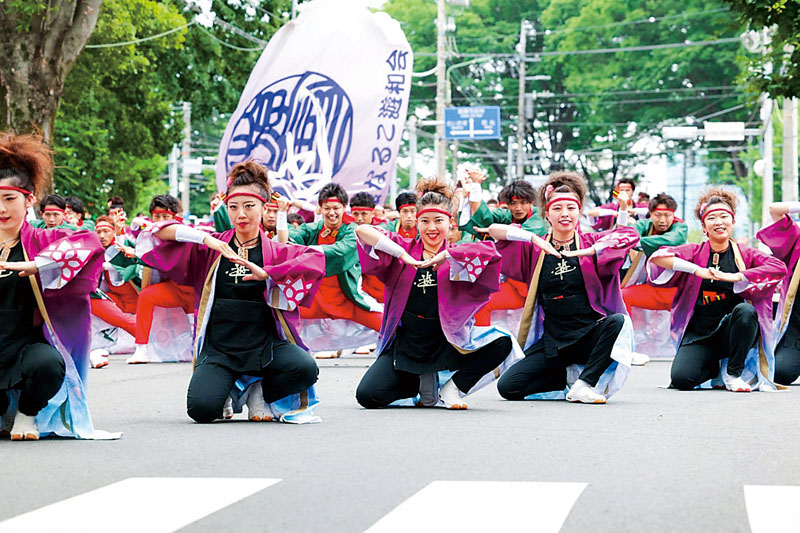 彩夏祭で行われるよさこい鳴子踊り（22年撮影、朝霞市提供）
