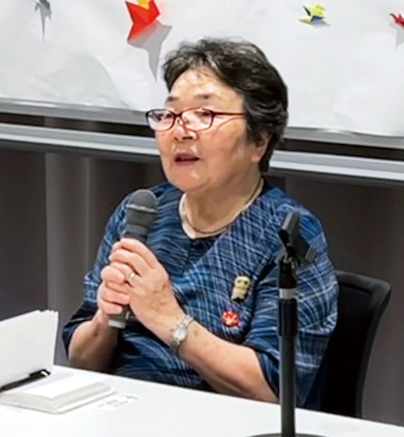 「私たちの戦争の歴史を学んでほしい」。広島の被爆体験を語る木内恭子さん＝4日午後、埼玉県さいたま市大宮区の市立大宮図書館
