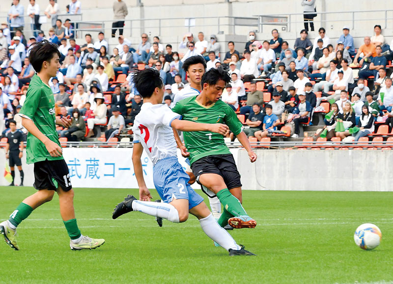 武南―昌平　後半6分、昌平の土谷（中央）が追加点を挙げる