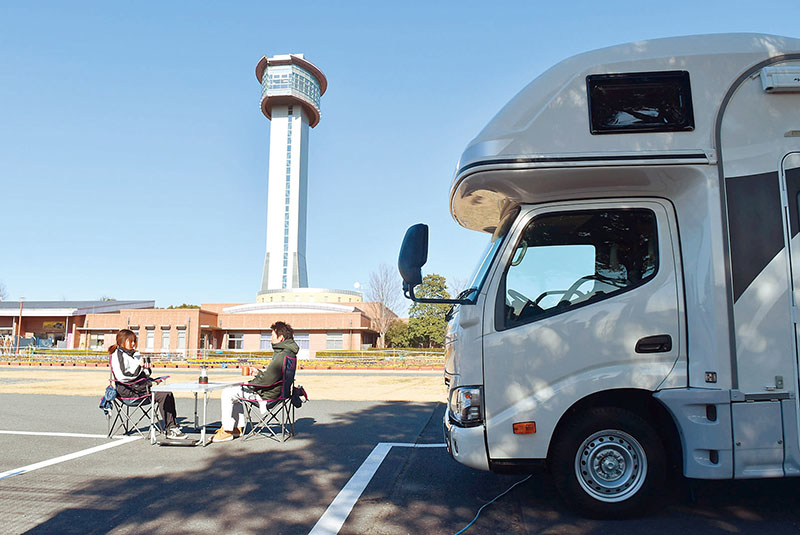 20日から南側駐車場に開設される「RVパーク古代蓮の里」＝15日、埼玉県行田市小針の古代蓮の里