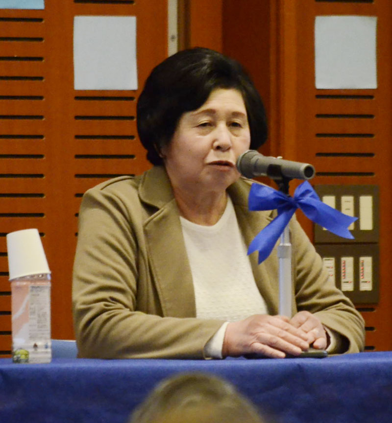 母への思いを語る曽我ひとみさん＝27日、埼玉県川口市