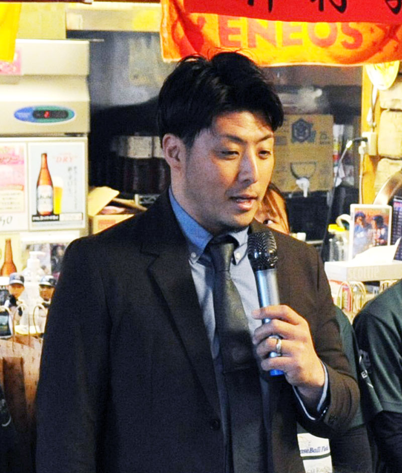 ファンイベントで決意を語る奈良雄飛監督