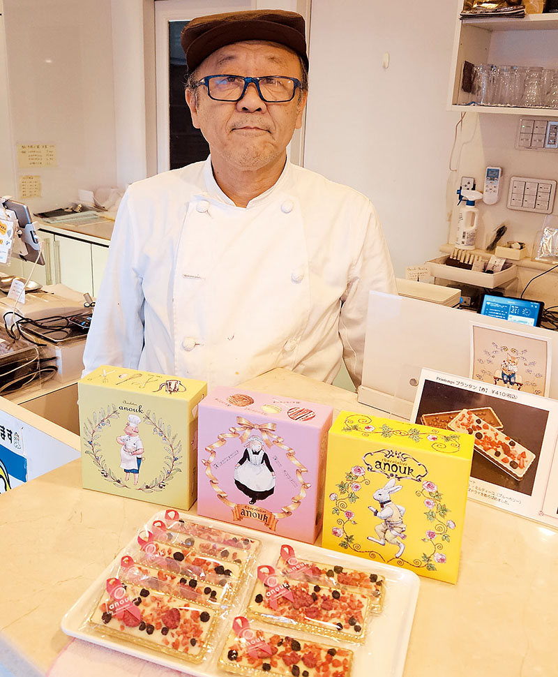 啓発チョコレート「プランタン」と水野さんデザインのパッケージと植木さん