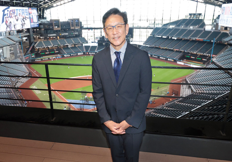 「渋沢栄一は『先生』であり『師匠』。渋沢栄一先生に恥じない生き方をしていきたい」と伝えた北海道日本ハムファイターズCBO栗山英樹さん＝北海道北広島市のエスコンフィールドHOKKAIDO