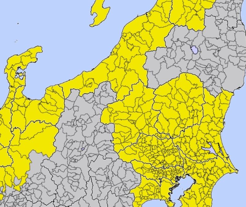 雷注意報が出ているエリア（4日午前11時40分、気象庁HPから）