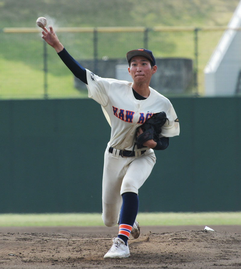 早大本庄―市川越　早大本庄打線を5安打2失点に抑え、完投した市川越のエース玉井＝県営大宮