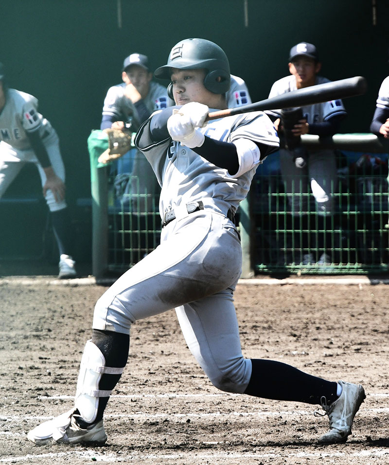 好機に強く計4犠打と小技も使える叡明の4番赤城