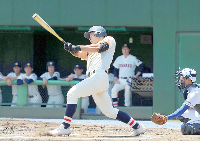 浦和学院―川越東　2回裏浦和学院無死、藤井が先制の左越え本塁打を放つ。捕手下田