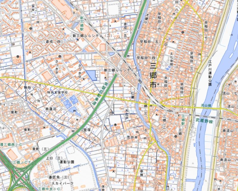 三郷市仁蔵の位置（地図の中心付近）＝国土地理院HPから