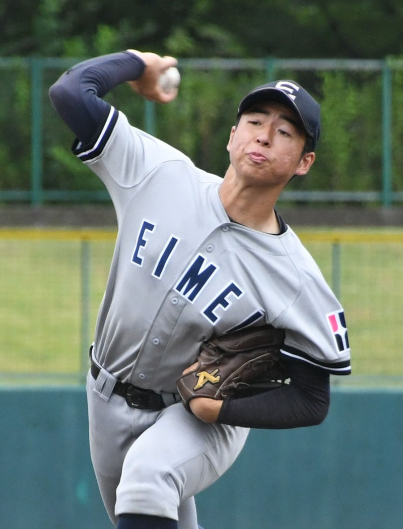 準決勝まで4試合に登板し18回無失点と安定感を誇る叡明のエース増渕