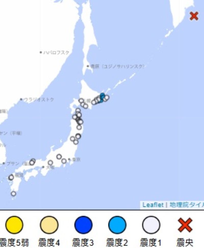震源地と国内の震度（30日午前8時25分、気象庁HPから）