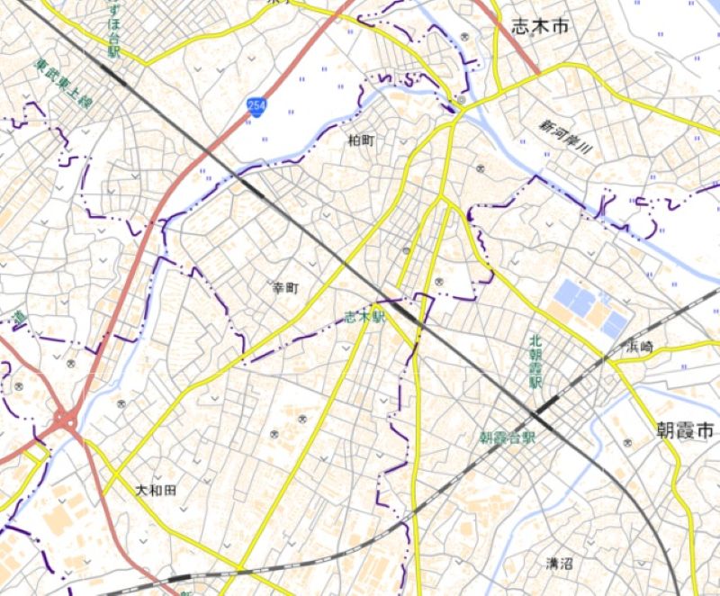 「もう～とりこ エキア志木店」（志木駅・「EQUiA志木」内）の位置＝地図の中心付近（国土地理院HPから）