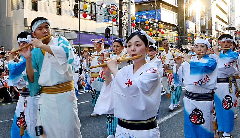 調子のいいお囃子の音が会場を盛り上げた