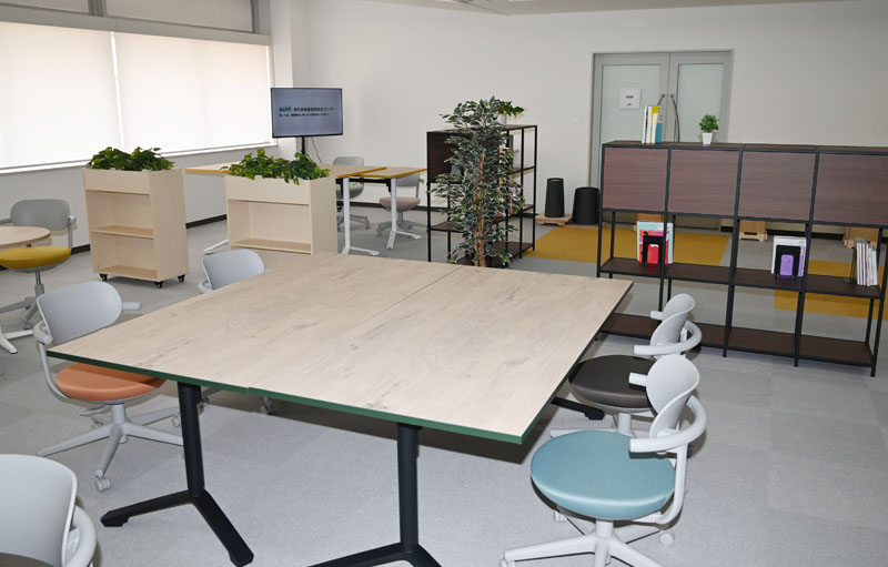 26日にオープンした県のデザインイノベーションセンター＝川口市上青木