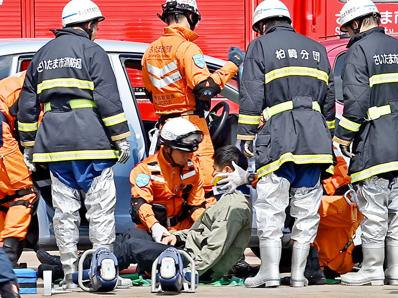 事故車両からの救助訓練
