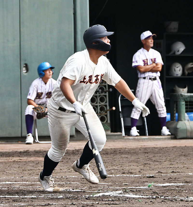 上尾―星野　6回裏上尾2死二、三塁、菊池が中越えに勝ち越し2点三塁打を放つ