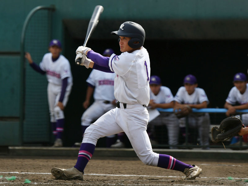 浦和麗明―飯能　5回裏浦和麗明2死二塁、釼持が左翼線を破る適時二塁打を放つ