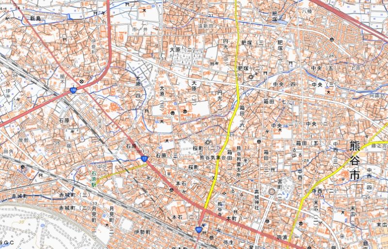 熊谷市大原2丁目（地図の中央上部）＝国土地理院HPから