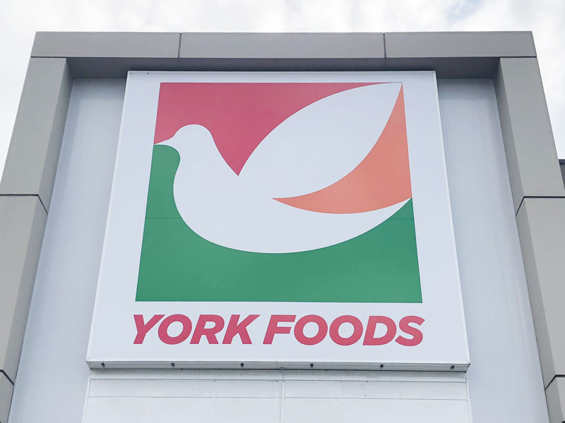 【企業】ヨークフーズ＝看板、ロゴ