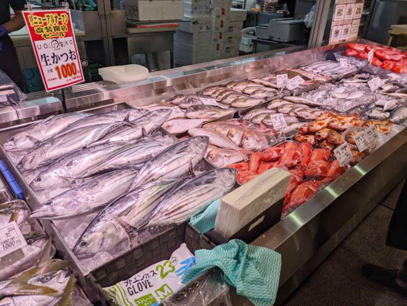 豊洲市場から毎朝仕入れた旬の魚（提供）