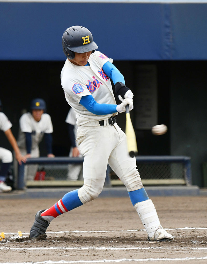 高校野球＞花咲徳栄が13年ぶり4強入り 甲府工にコールド勝ち