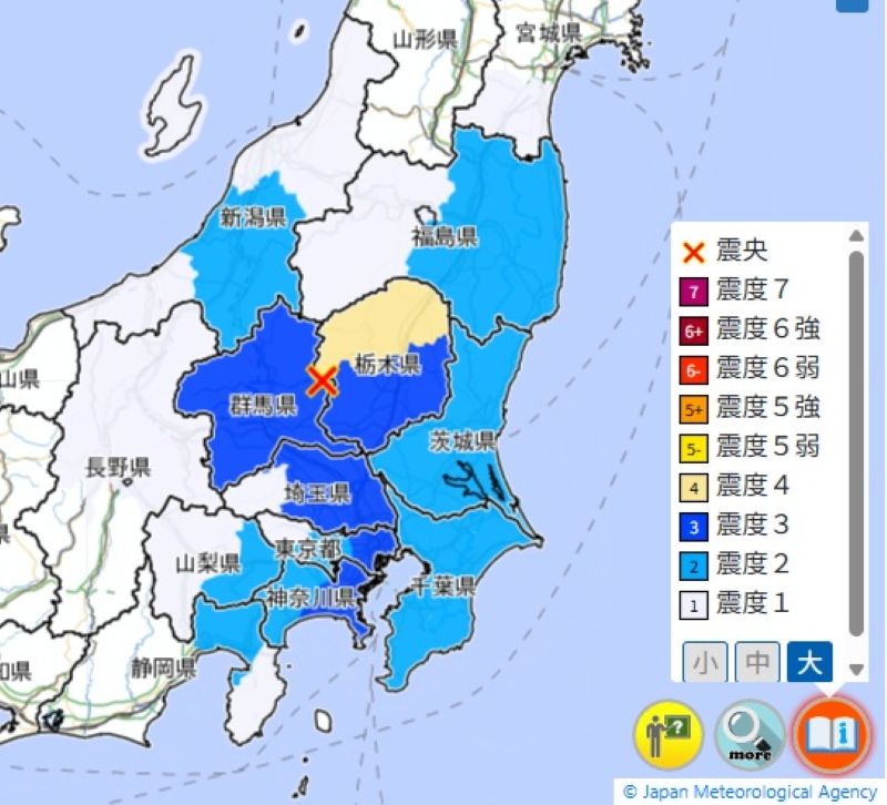 1度目の地震の震源と震度分布（26日午後0時4分ごろ、気象庁HPから）