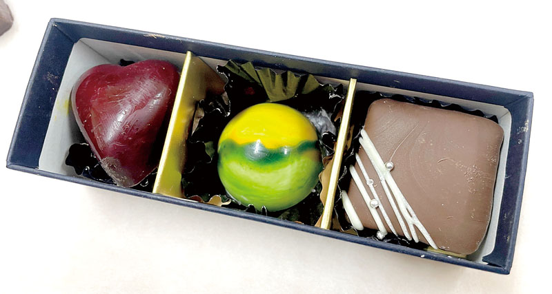 商品化する3作品