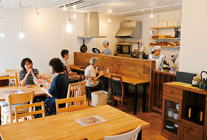 晴れ晴れキッチンの店内＝9月、川口市芝園町