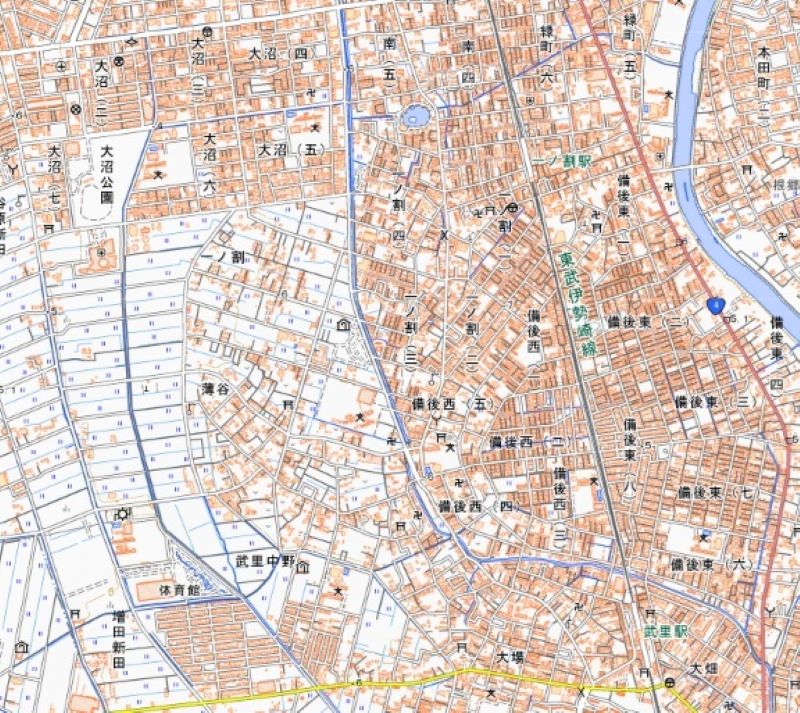 春日部市武里中野と大場（地図の右下）と大沼2丁目（左上）＝国土地理院HPから