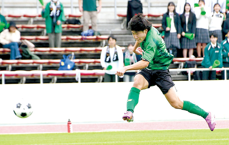 昌平―浦和学院　後半14分、昌平の長が同点ゴールを決める
