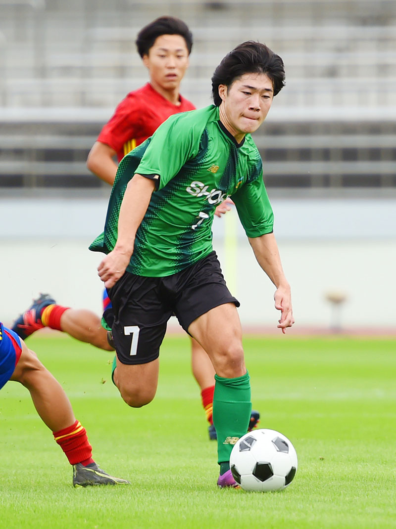 持ち味のスピードを生かし、攻撃の要となる昌平のMF長