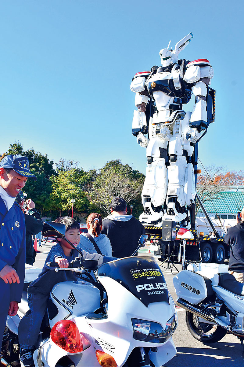 年末の事故防止へ、パトレイバー出動