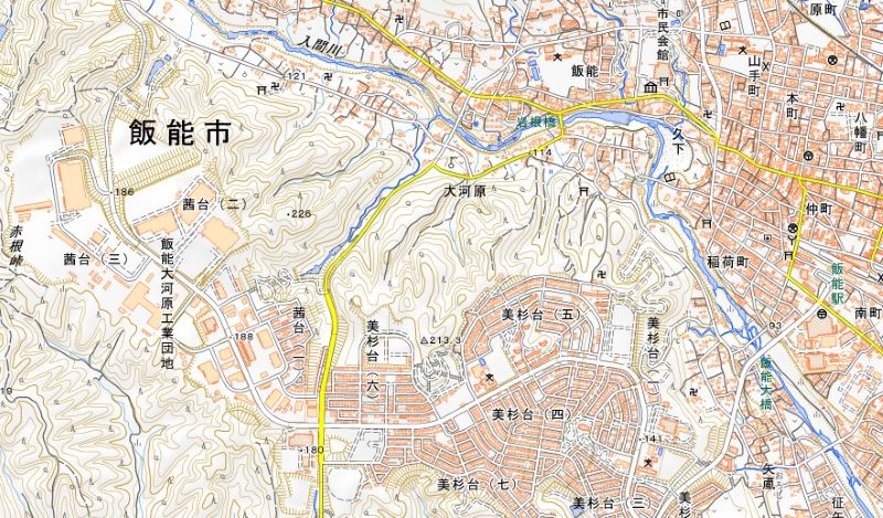 飯能市茜台2丁目（地図左上）＝国土地理院HPから