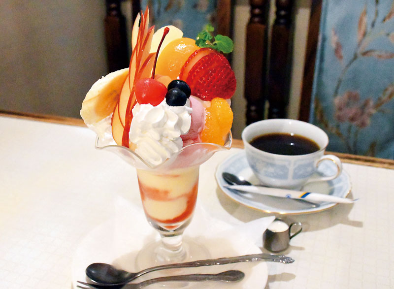 コーヒーショップシモンの「フルーツパフェ」