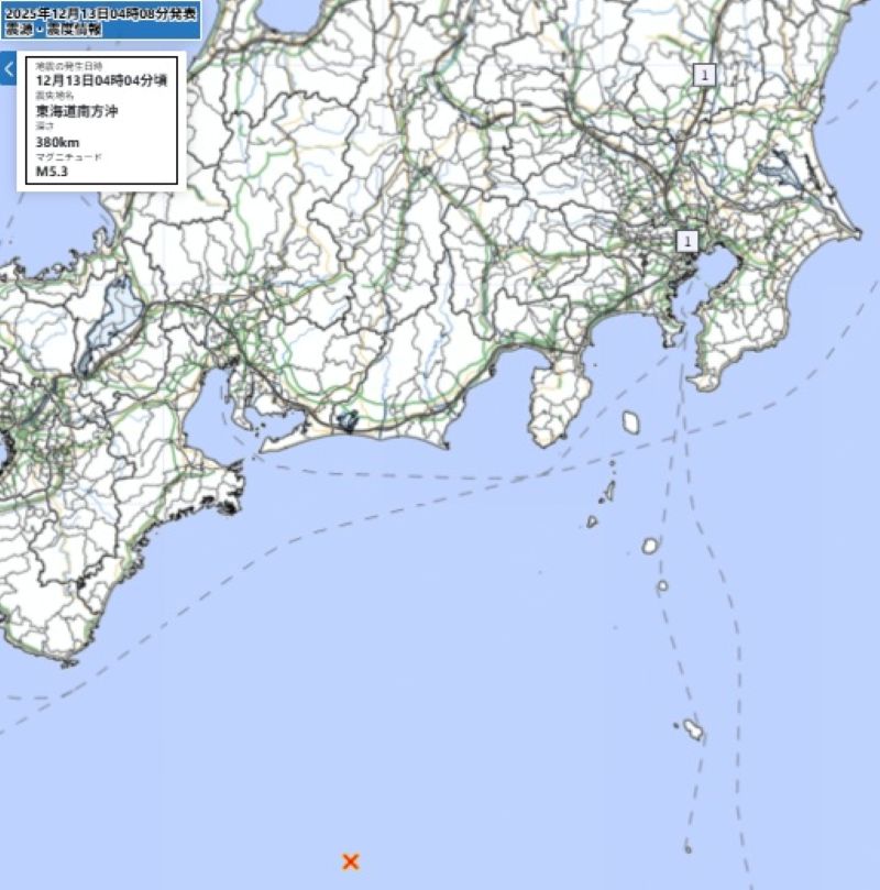 震源と各地の震度（12日午前4時4分ごろ、気象庁HPから）