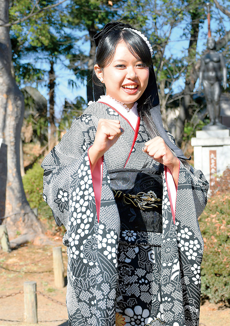 「成人として、まちの温かさをつくる」と話す谷本陽夏さん