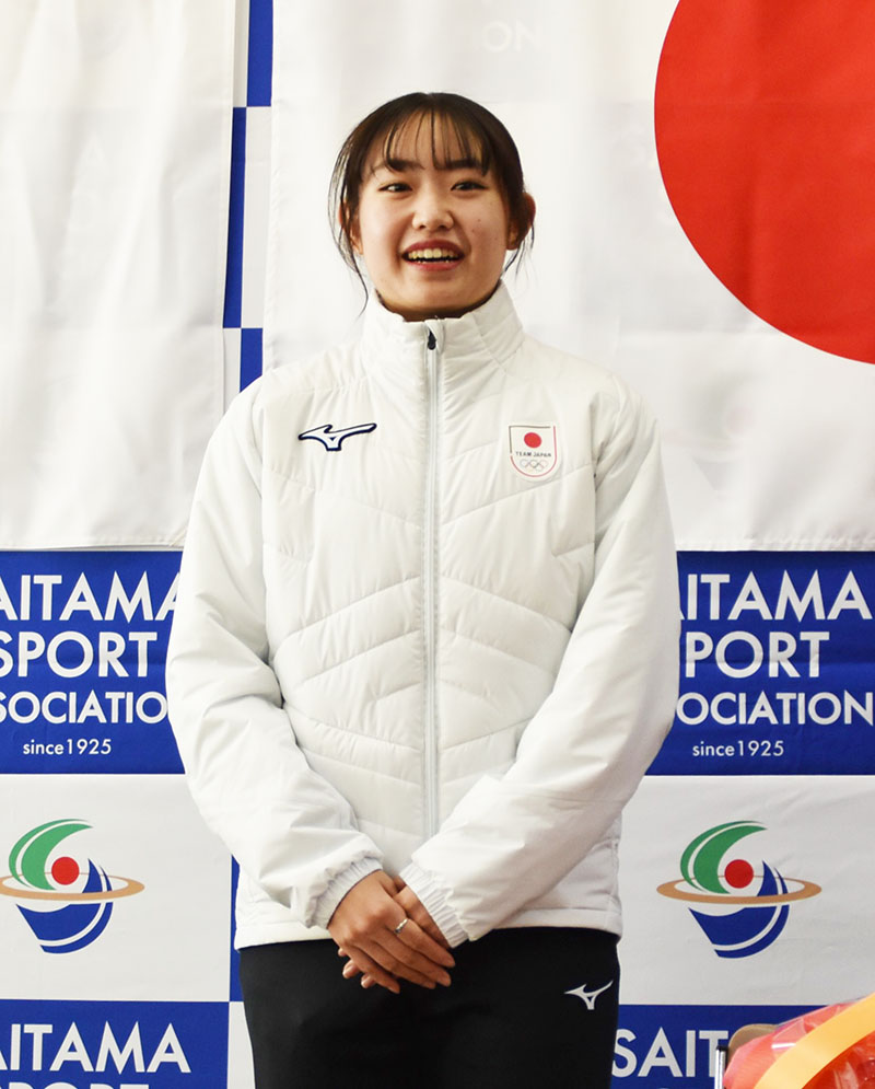 自身初の五輪に向けて決意を述べる金井莉佳＝15日午前、上尾市のスポーツ総合センター