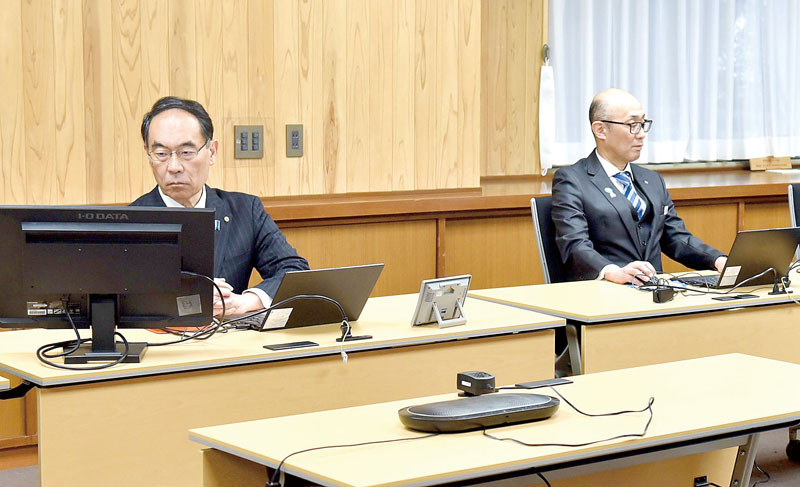 22日から始まった県の新年度予算知事審査＝22日午前、県庁