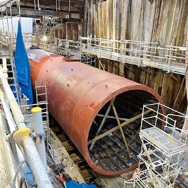 新たに敷設された下水道管（県提供）