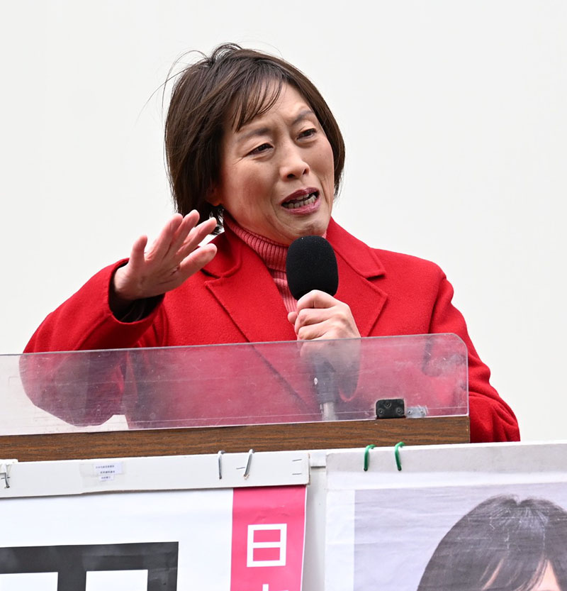 共産党への支持を呼びかける田村委員長