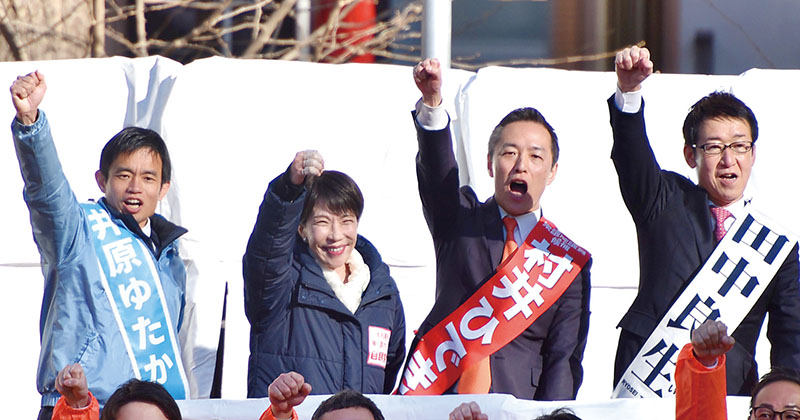 高市早苗首相（左から2人目）が応援に入った北浦和公園での街頭演説会