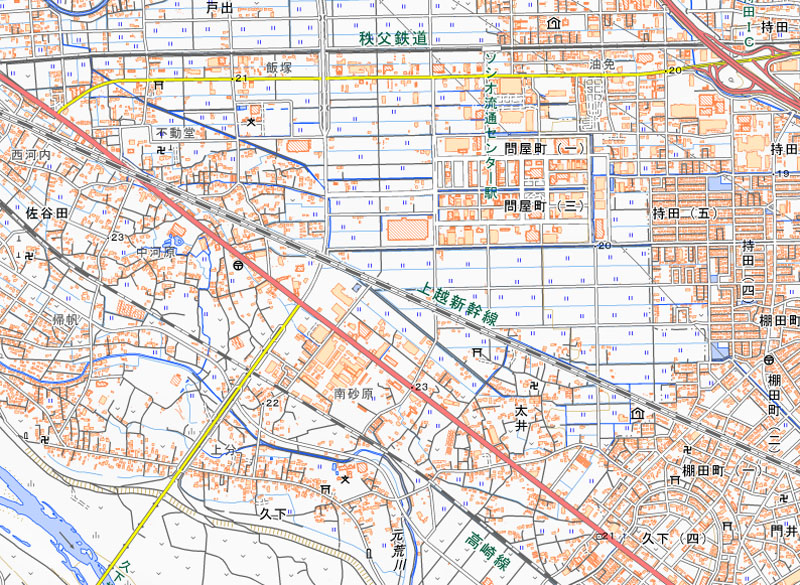 ベルク佐谷田店がある熊谷市佐谷田2402-1の周辺（国土地理院HPより）