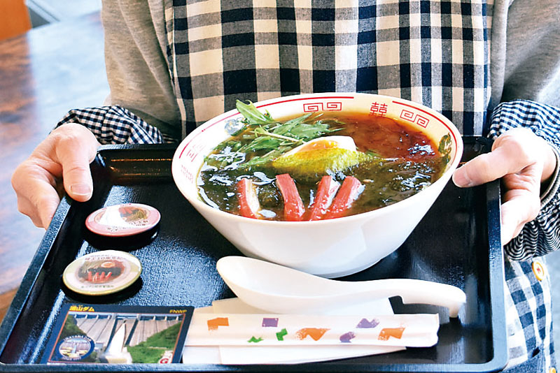 浦山ダムラーメン＝18日、秩父市の防災資料館「うららぴあ」さくら湖食堂