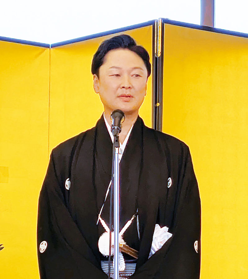 就任の挨拶をするアクアの德永泰正社長＝3日、さいたま市浦和区のロイヤルパインズホテル浦和