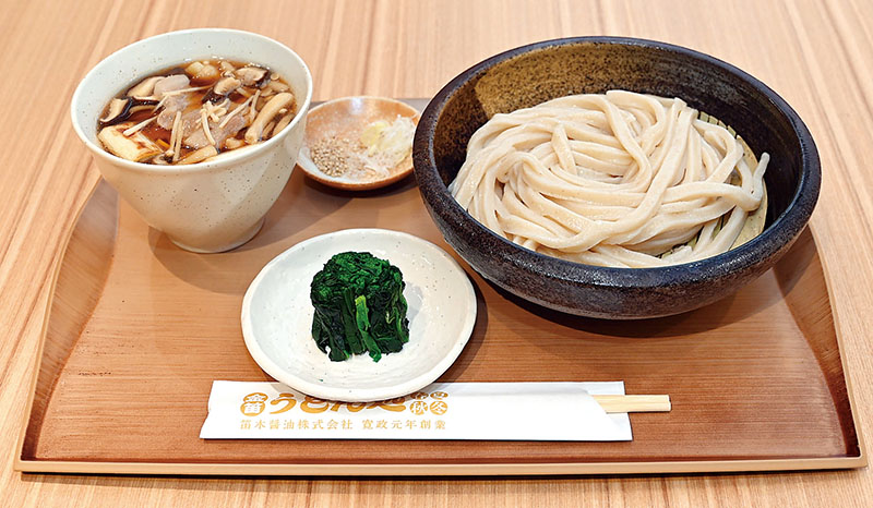 丸広店限定の「たっぷりきのこの肉汁うどん」