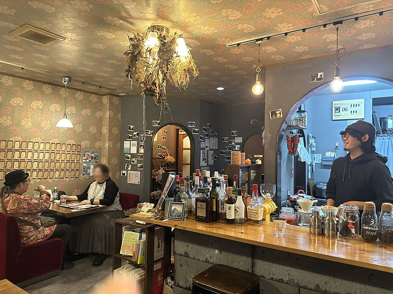 カフェ「ミチクサ」の店内＝埼玉県さいたま市見沼区（画像を一部加工しています）