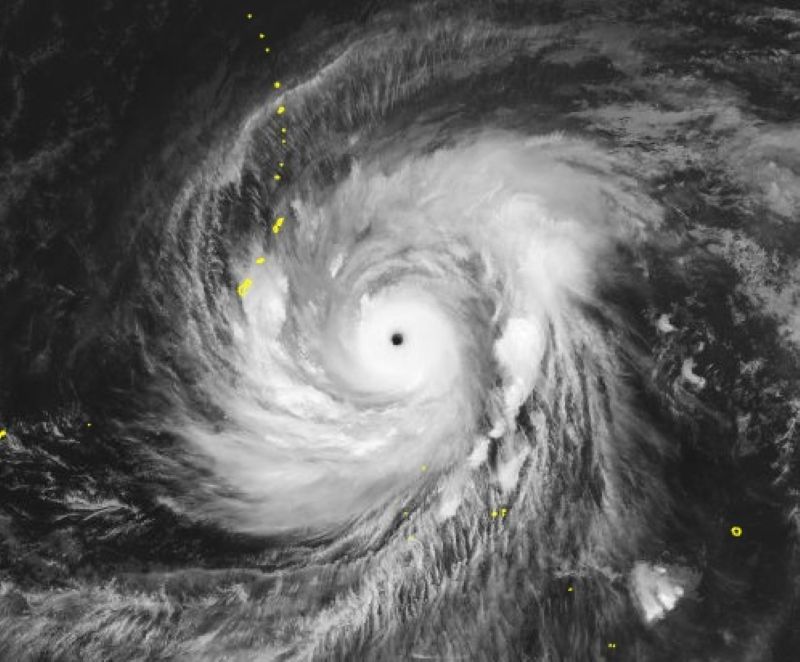 台風4号のアメダス映像。（13日午前8時、マリアナ諸島近海）＝気象庁HPから